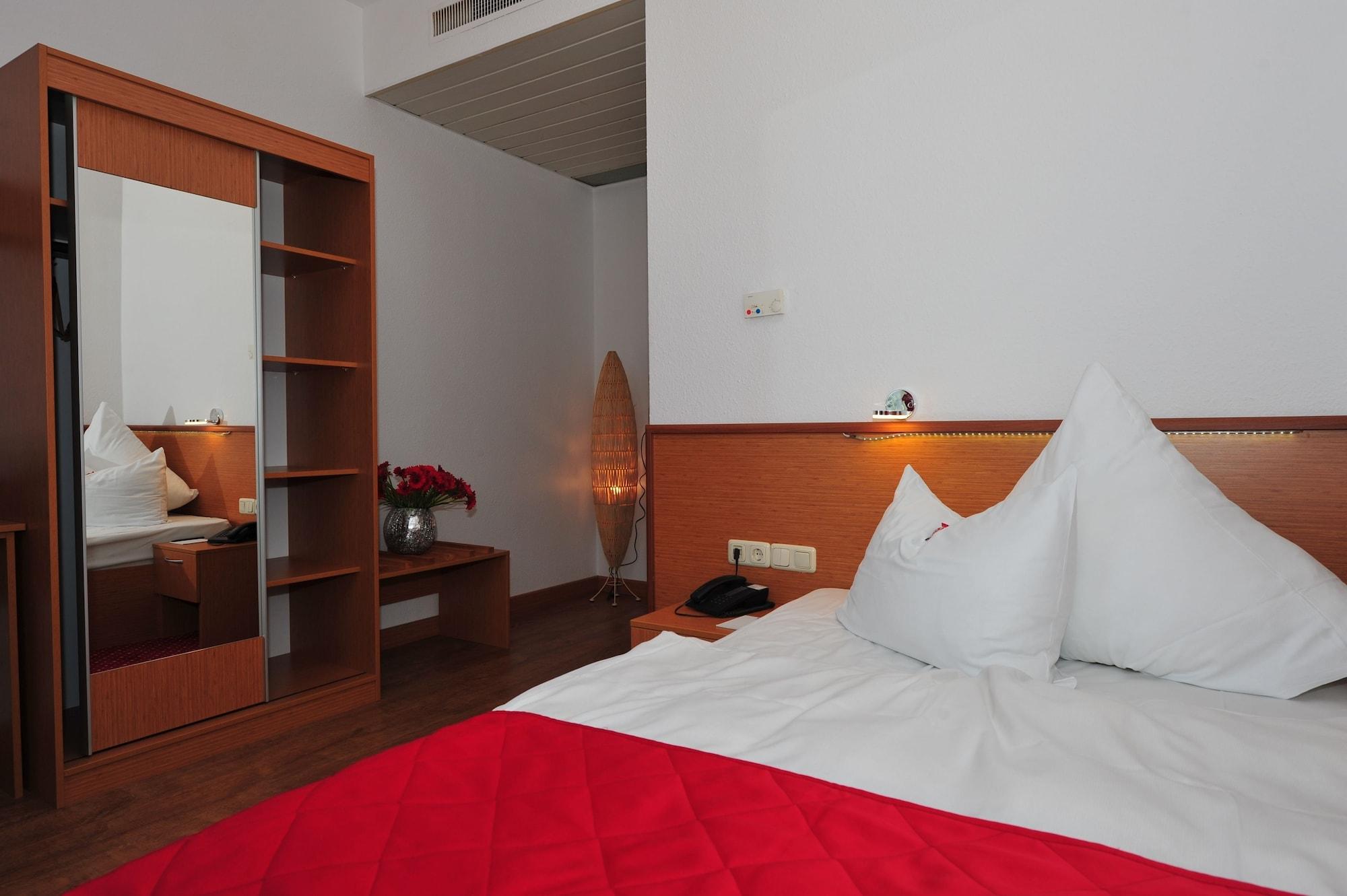 Arthotel Ambassador Wiesbaden - Free Parking Екстер'єр фото