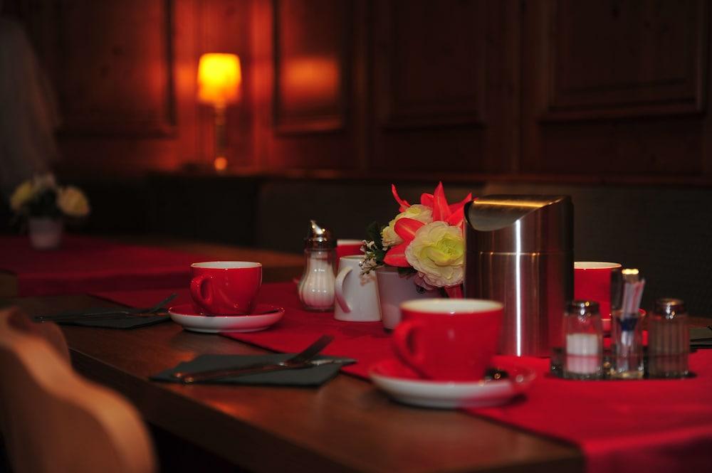 Arthotel Ambassador Wiesbaden - Free Parking Екстер'єр фото