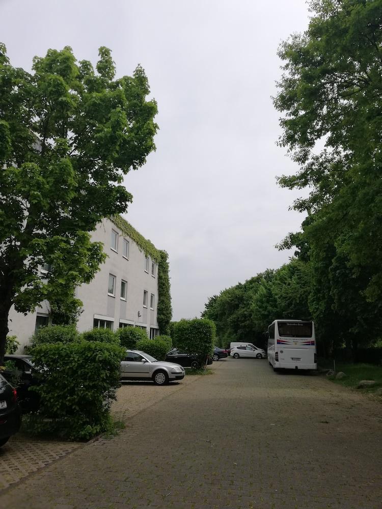 Arthotel Ambassador Wiesbaden - Free Parking Екстер'єр фото