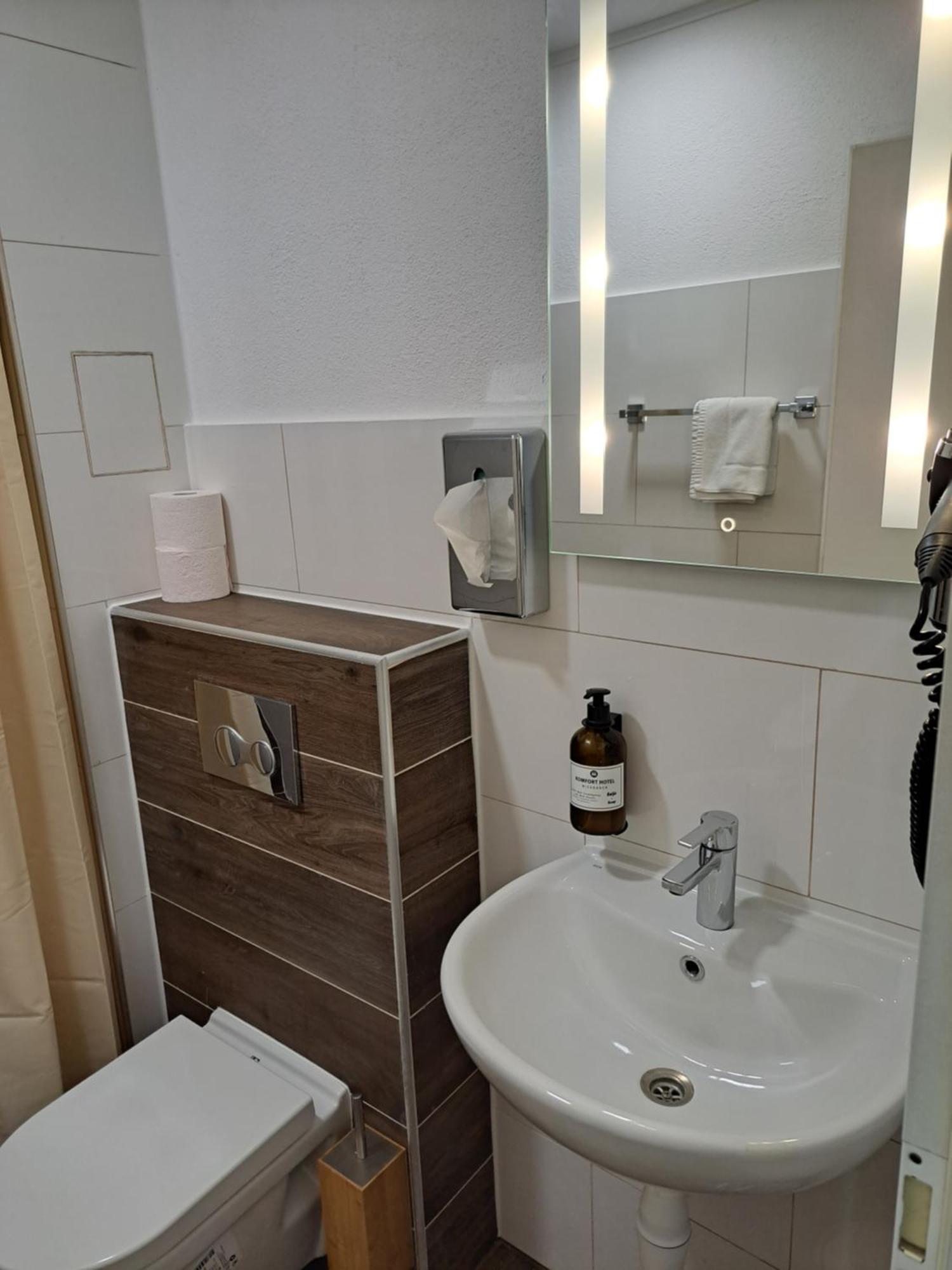 Arthotel Ambassador Wiesbaden - Free Parking Екстер'єр фото