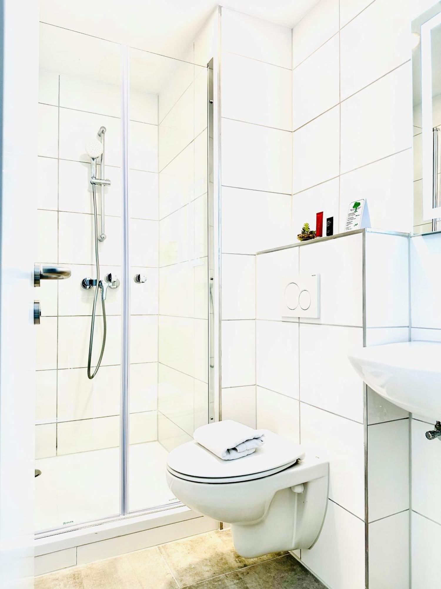 Arthotel Ambassador Wiesbaden - Free Parking Екстер'єр фото